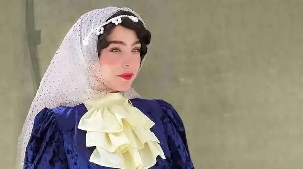 استایل مدرن و شیک زهرا فراهانی در مراسم اکران «شاه نقش» / «نیمتاجِ بامداد خمار» بر فرش قرمز سرتا پا مشکی