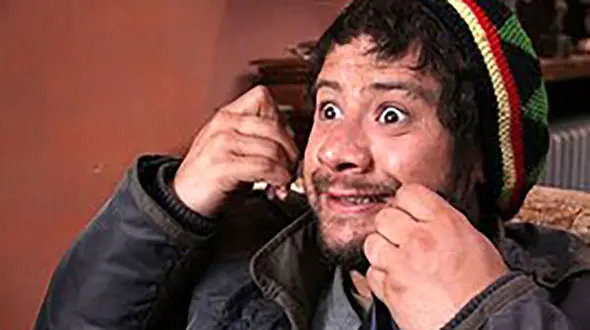 فیلم خنده دار جون به لب شدن علی صادقی از صدای خروپف / روده بر می شوید!