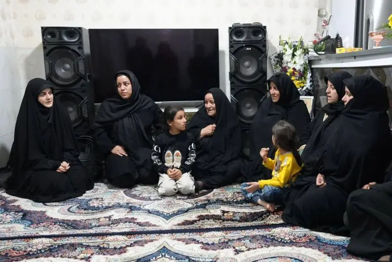 دختر پزشکیان به دیدار خانوادهٔ شهید رحیم‌پور رفت