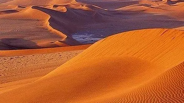 تضاد طبیعت / زیبایی و آرامش دریاچه  برینز و کویر لوت