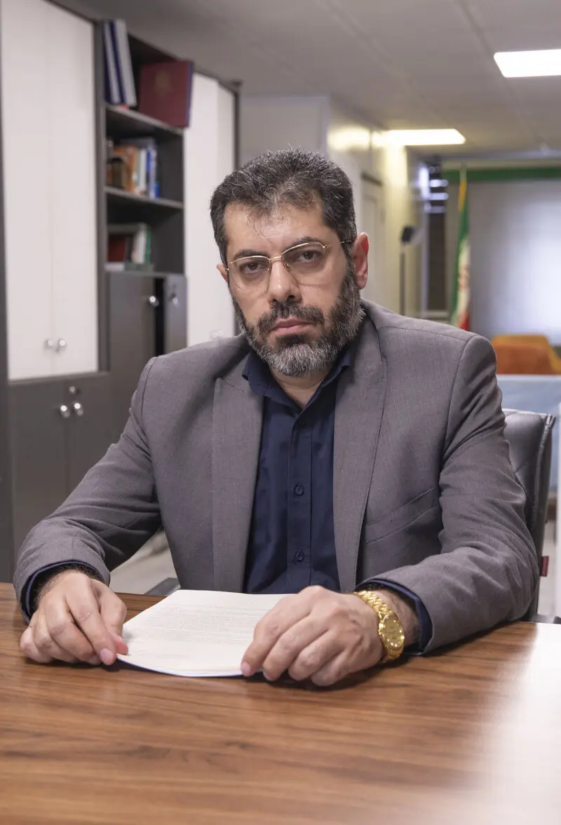 آقای کیارسی تحلیل گر مسائل اجتماعی