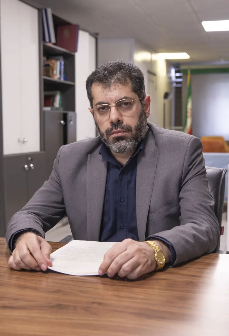 آقای کیارسی تحلیل گر مسائل اجتماعی