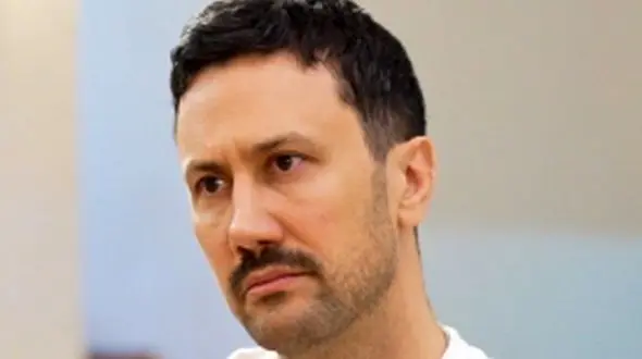 شاهرخ استخری: من اگر در طلافروشی موفق هستم.../  تنها شانس دخیل نبوده...مردم نمیدونن.../کافه زدم شکست خوردم، رستوران زدم باختم...!