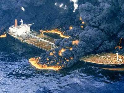 8 سال بعد از فاجعه کشتی سانچی / بچه های ما زنده اند + فیلم و گفتگو با خانواده های خدمه سانچی