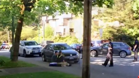 رها کردن کودک در داخل خودرو فاجعه آفرید!+ عکس
