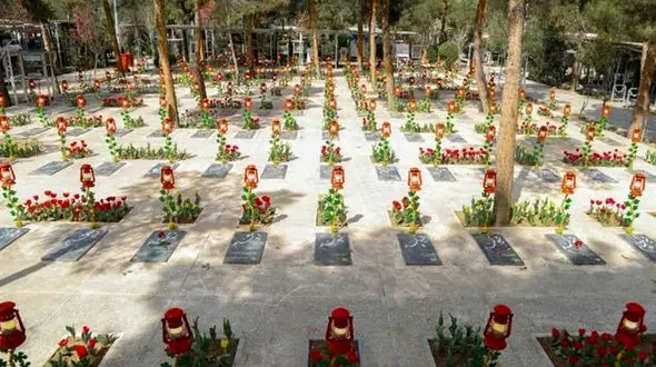 قطعه ۴۲ بهشت زهرا؛ محل دفن شهدای تجاوز اسرائیل 