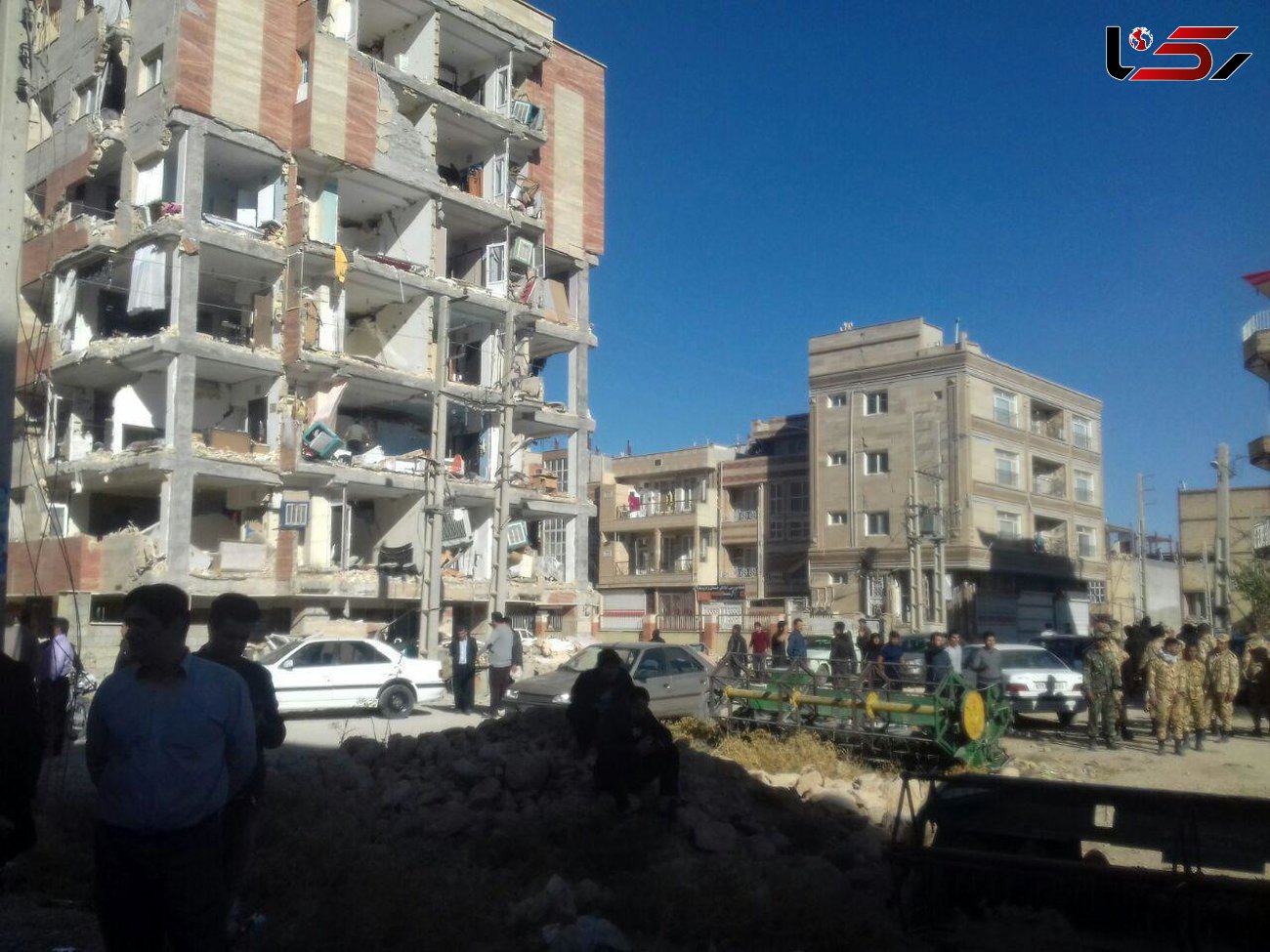 آغاز ساخت مسکن های موقت ظرف ۳ روز آینده در مناطق زلزله زده