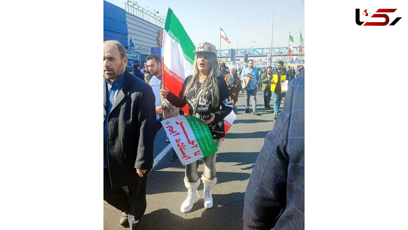 چرا عکس این زن در راهپیمایی ۲۲ بهمن پر حاشیه شد؟
