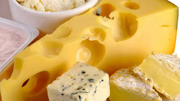 با پنیر کپک زده چه کنیم؟