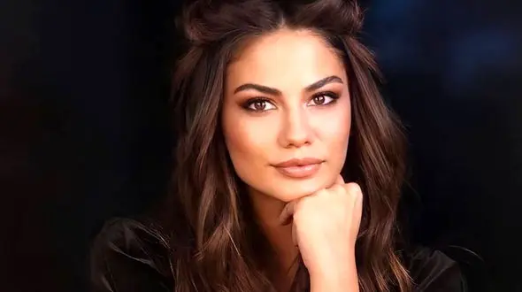 دمت اوزدمیر با استایل سفید رنگ غوغا کرد! + عکس 