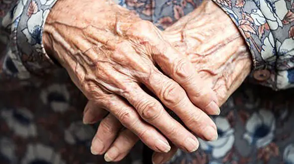 بی عاطفه ترین پسر ایرانی را بشناسید! + فیلمی که دل همه را درد آورد !