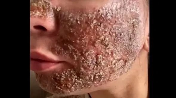 فیلم / زن زیبا در حال تبدیل شدن به سنگ ! / عجیب و باورنکردنی