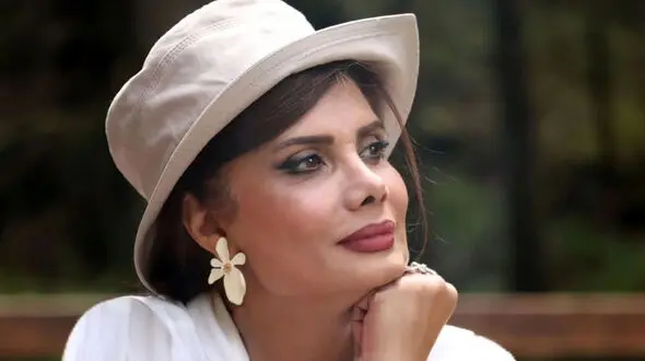 عکس سلبریتی ها / نگاهی به دکوراسیون زیبا و منحصربفرد خانه عاطفه رضوی و همسر جنتلمنش حسین پاکدل/ عاشق این خونه گرم و صمیمی میشید