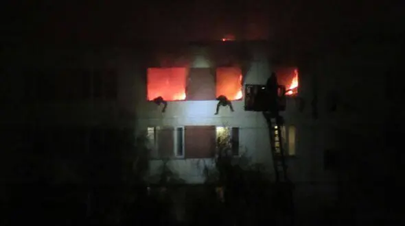 فیلم جگرسوز از  اجساد سوخته آویزان از پنجره ها در آتش سوزی مسکو ! / 16+