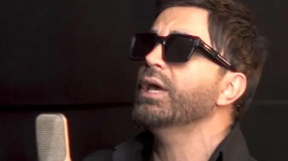 فیلم/ فیلم آواز خوانی جدید و دوست داشتنی علی لهراسبی /با این آهنگ آرامش کل وجودتو میگیره...