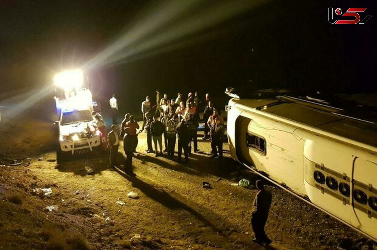 11 مصدوم در واژگونی اتوبوس در اتوبان کرج به قزوین
