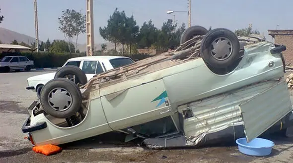 12 مصدوم بر اثر واژگونی خودرو وانت در شاهرود!