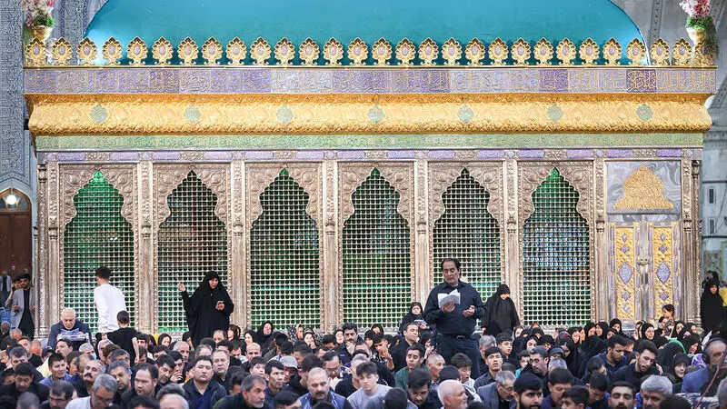آیت الله سید ابراهیم رئیسی بامداد دوشنبه، در مراسم احیای شب بیست و یکم ماه مبارک رمضان و در شب شهادت مولای متقیان حضرت امیرالمومنین علی (ع)، در اجتماع زائران حرم مطهر امام خمینی (ره)
