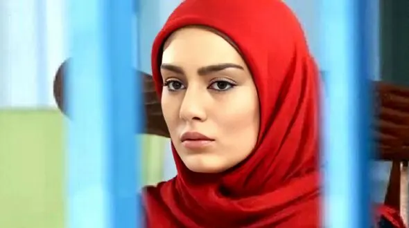 فیلم / سحر قریشی قبل بازیگری چی بود و چی شد ؟! / نقطه به نقطه با عمل های عروسکی خانم بازیگر !