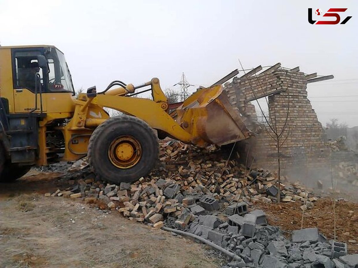 قلع و قمع در زمین‌های کشاورزی و باغی روستای عارفی مشهد