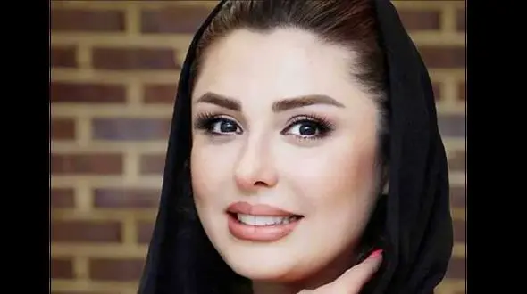 عکس لورفته نیوشا ضیغمی در مکه / چهره واقعی او و شوهرش را ببینید!