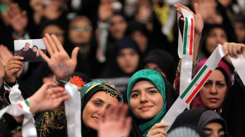 دیدار هزاران نفر از زنان و دختران با رهبر انقلاب