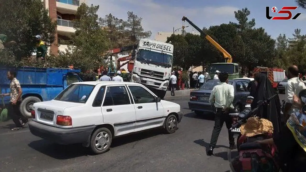 بازداشت عامل تصادف هولناک پژو و تریلی در بلوار قائم سمنان + جزییات