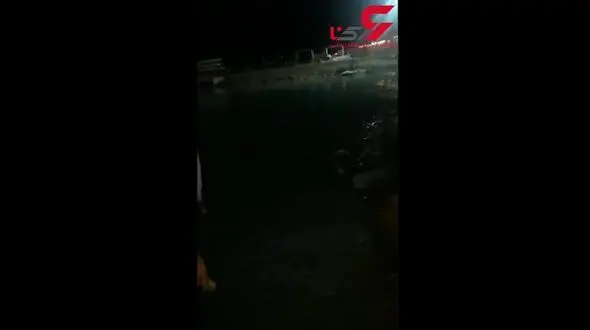 سقوط سکوی دهکده گردشگری بوشهر خبرساز شد + فیلم