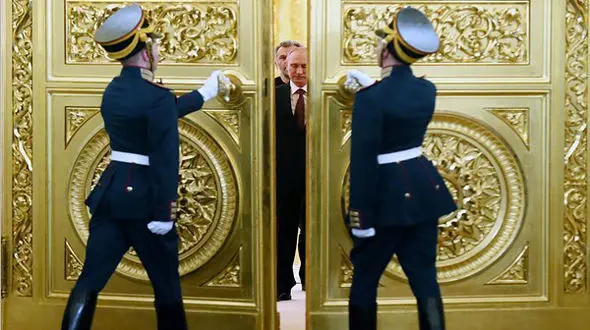 پوتین در کرملین ماند