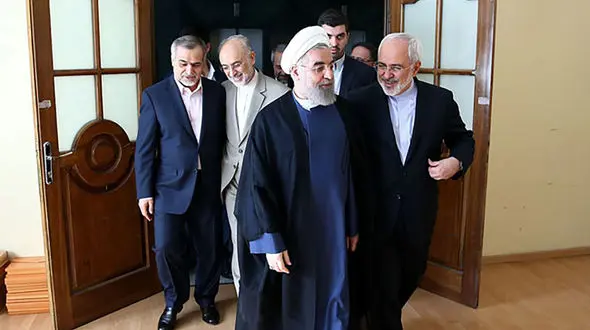  رقصیدن یکی از نزدیکان روحانی جلوی دوربین  امریکایی ها + فیلم افشاگر