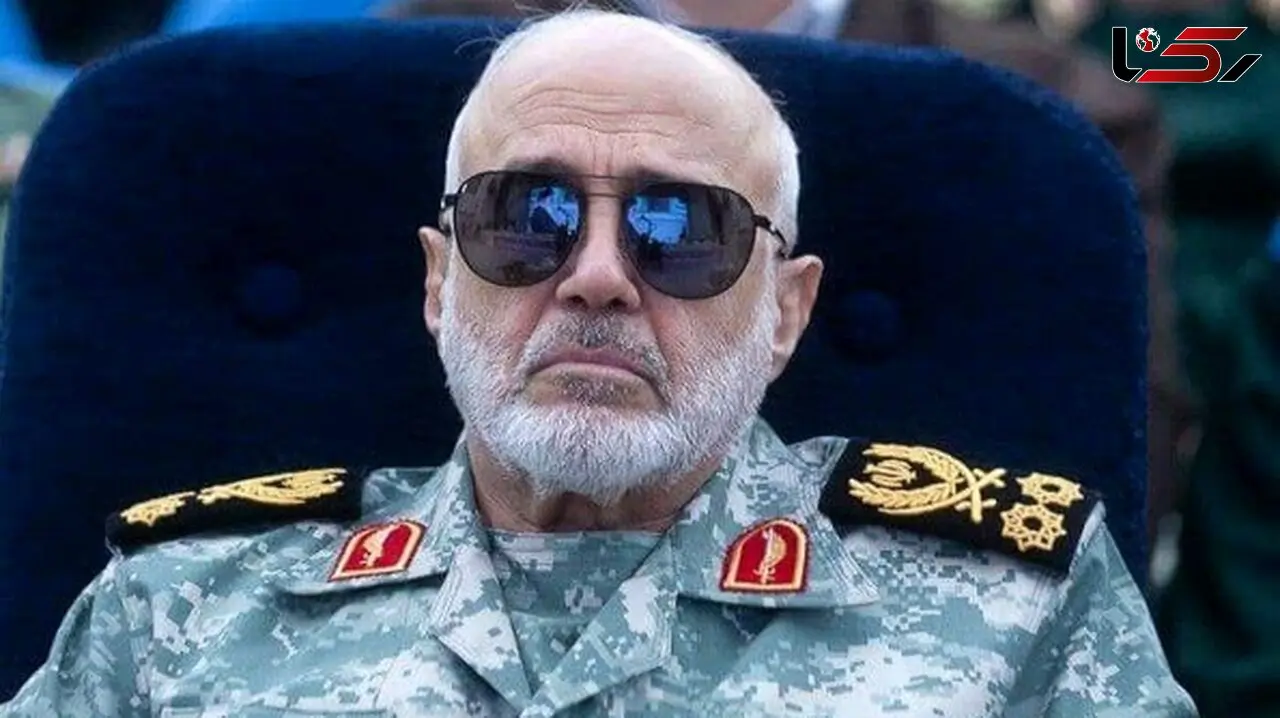 عکس /  سفر در زمان؛ «سرلشکر رشید در حال بررسی پهپادهای ارتش»؛ سال 1402