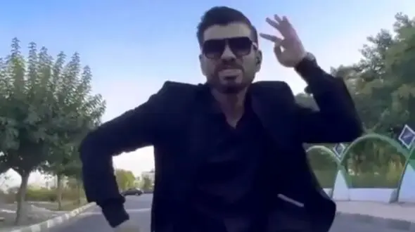 فیلم رقص این آقا با آهنگ نگاه استیل گنگو یطوری رقصید آبرو و لول اهنگو با خاک یکی کرد