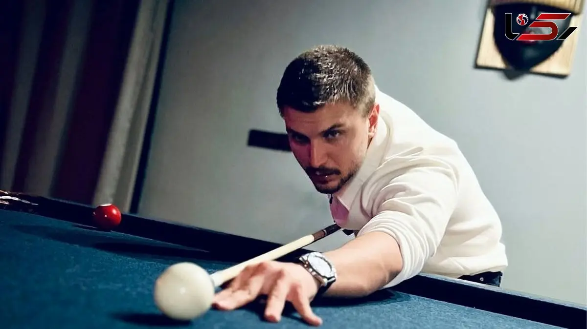 ویدئو/ نگاهی به چیدمان شیک و لوکس خونه مجردی دارا حیایی، بازیگر شفرونی و پسر یکی یدونه امین حیایی/ از مبلمان مدرن و ساز موسیقی تا تابلوهای هنری