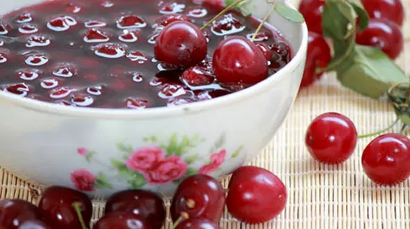 فیلم طرز تهیه مربای آلبالو با روشی آسان و سریع بدون شکرک 