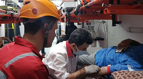 12 مصدوم تصادف مینی بوس با دیوار جاده مشهد به چناران 