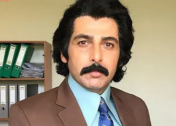 فیلم/ دکوراسیون خیره‌کننده ویلای لاکچری حمید گودرزی، نادرِ سریال دلدادگان که برنده جایزه برتر معماری شد؛ از نمای مدرن و استخری رو به کوه تا تا نورپردازی‌های خیره‌کننده