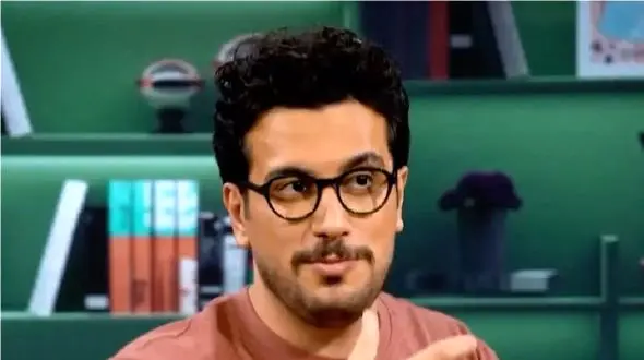 سکانس خندان؛ فرآیند تبدیل امیرحسین قیاسی به قیا سی سی با حمایت تمام قد از خانم ها