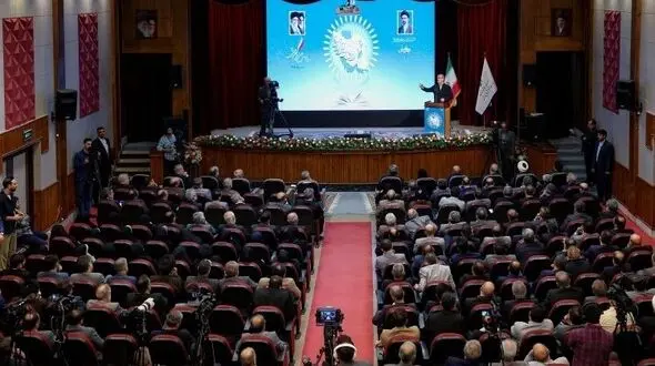 پزشکیان: دانش‌آموزان مهم‌ترین ثروت و سرمایه اجتماعی کشور هستند