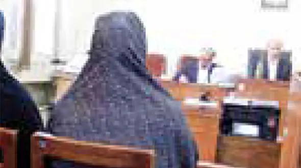  دختر 8 ساله شاهد ارتباط شیطانی مادر با مردان غریبه بود / او مرا در یک اتاق زندانی می کرد و ... + عکس