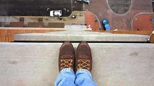 خودکشی مرد 34 ساله در آستارا !