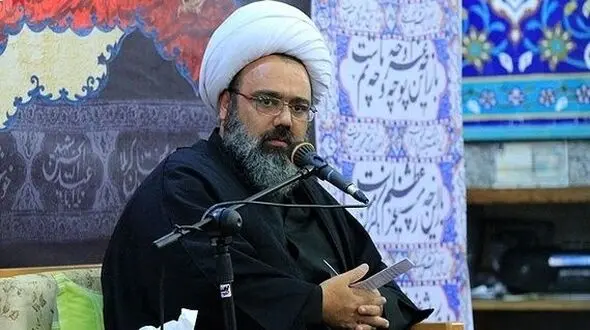 فیلم/ آیت الله دانشمند: شیرازیا سر هر موضوعی یه فال حافظ میگیرن معمولا درست هم در میاد نمونش هم فال حاج آقا دانشمند 