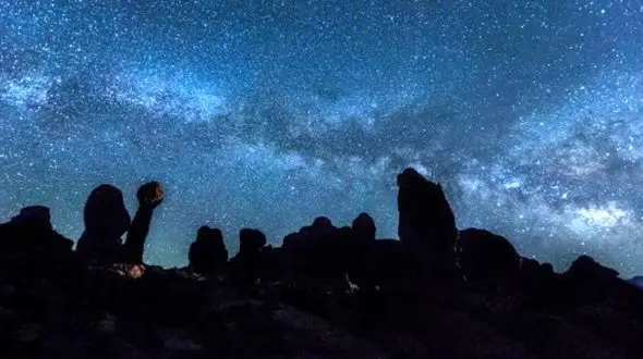 تماشای آسمان مردادی؛ از ماه سیاه تا بارش شهاب‌ ها