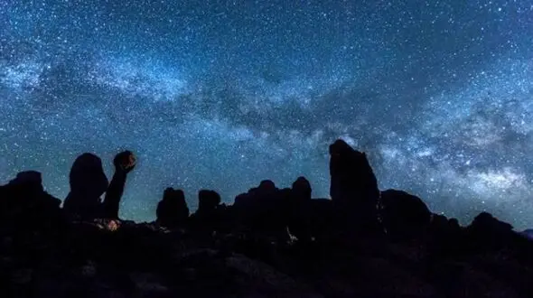 تماشای آسمان مردادی؛ از ماه سیاه تا بارش شهاب‌ ها