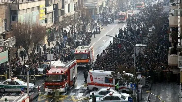  یک عکاس خبری :10 دقیقه بعد از خروج من پلاسکو فرو ریخت آتش نشانان و مردم عادی داخل ماندند
