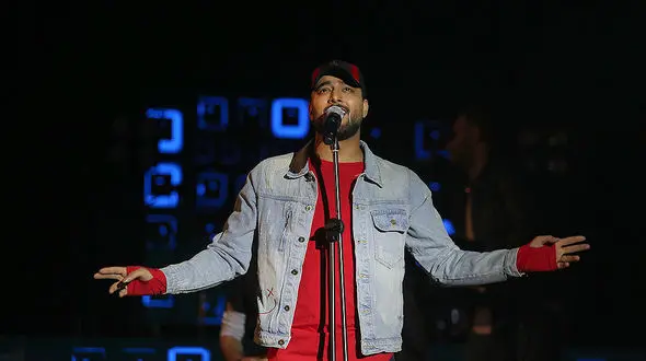 غوغای طرفداران ماکان بند در جشنواره موسیقی فجر / این کنسرت به خانواده شهدای سانچی تقدیم شد _تصاویر