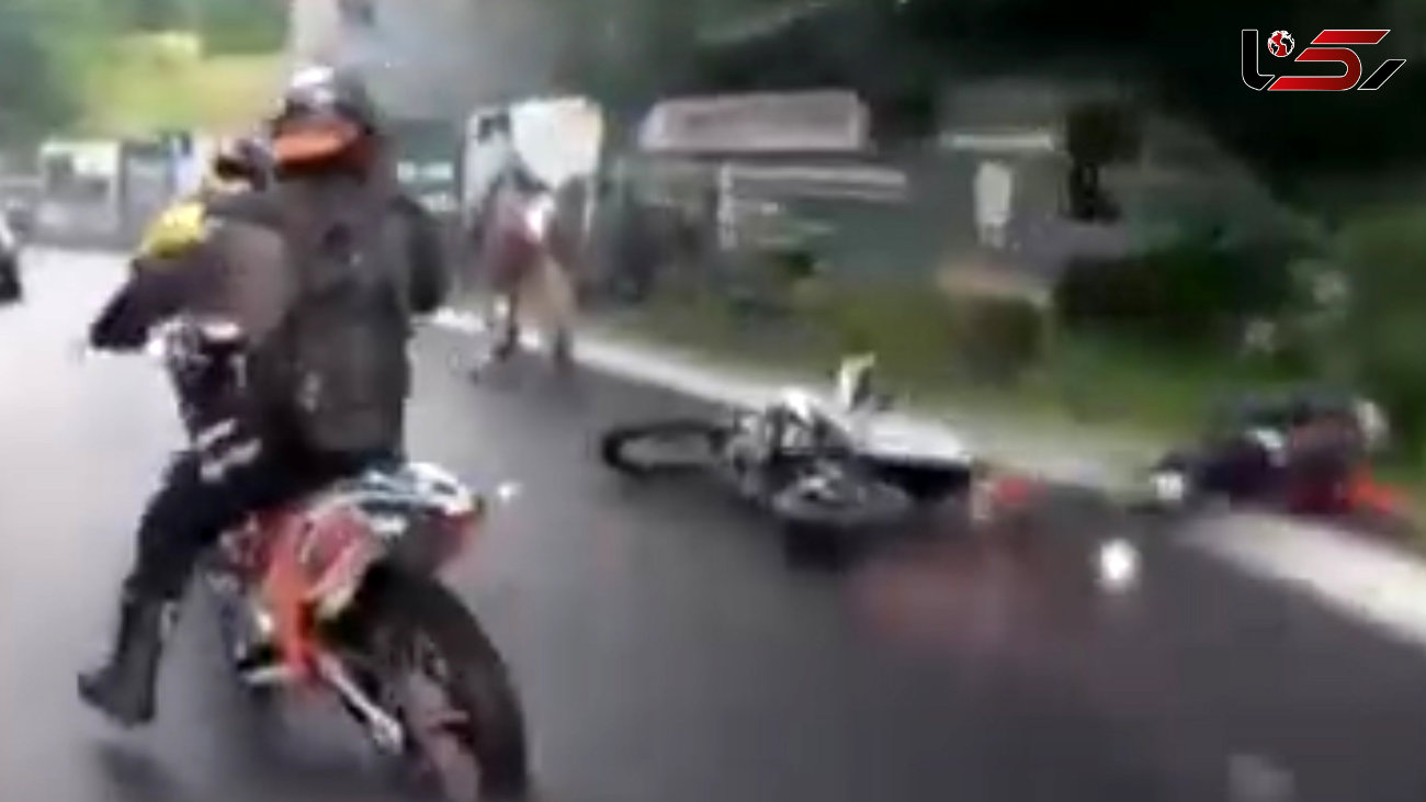 فیلم تصادف موتور با اسب در جاده لغزنده در اوکراین