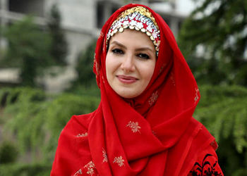 عکس  / گریه های ملیکا زارعی، خاله شادونه در شب های احیا / اشک خانم مجری شاد و خندان رو تابحال هیچکس ندیده بود!