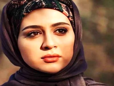 تیپ و استایل میترا رفیع بازیگر مه لقا در سریال از سرنوشت یک / شبیه زن های دهه پنجاه شده !