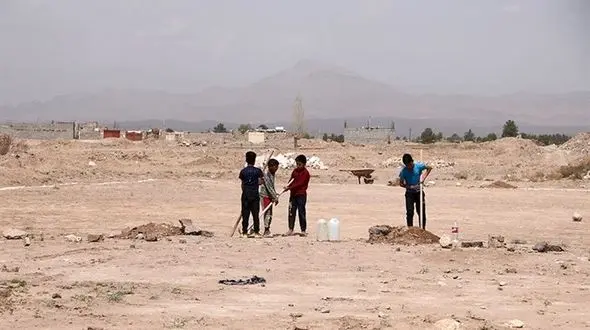  کودکان، کارگران 25 درصد کارگاه های حاشیه تهران / دختران از 15 سالگی از خیابان ها به خانه می روند