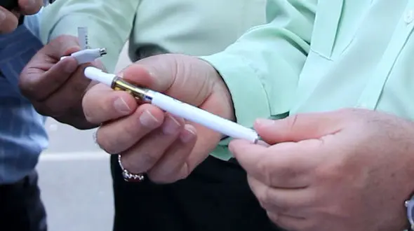 حشیش و گل در سیگارهای الکترونیکی در ایران  + عکس و فیلم